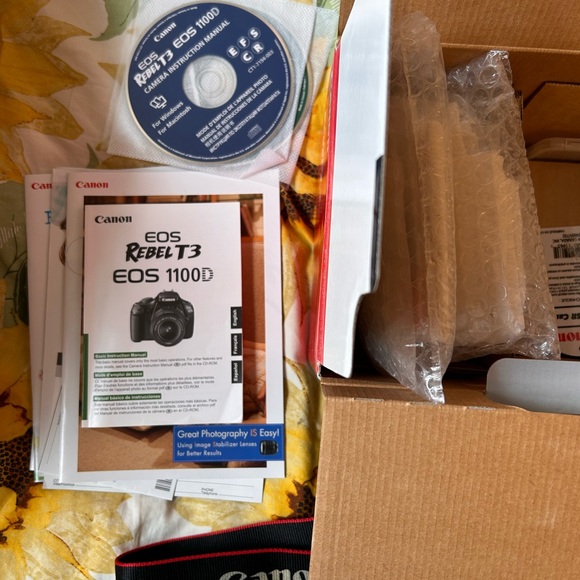 CANON EOS REBEL T3 DLSR CAMERA - Picture 3 of 6